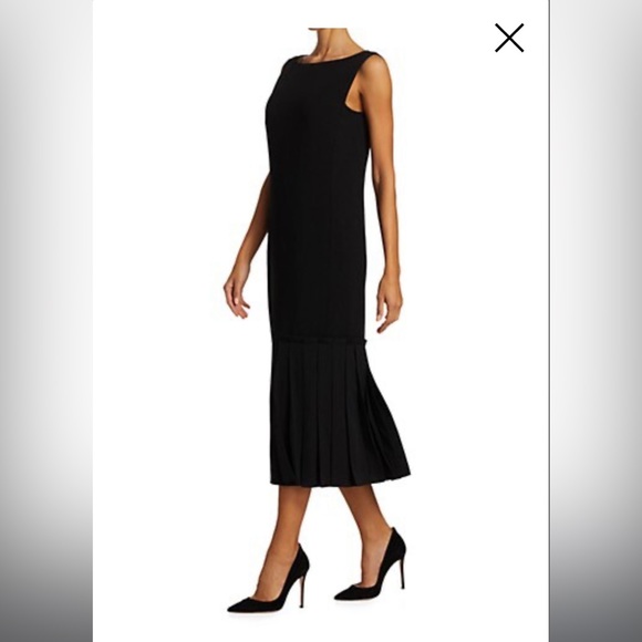 Max Mara black sleeveless boatneck pleat hem dress. 🆕 - Picture 3 of 10